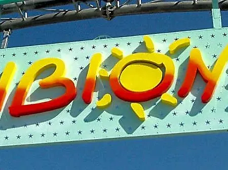 Two In 호텔 비비오네